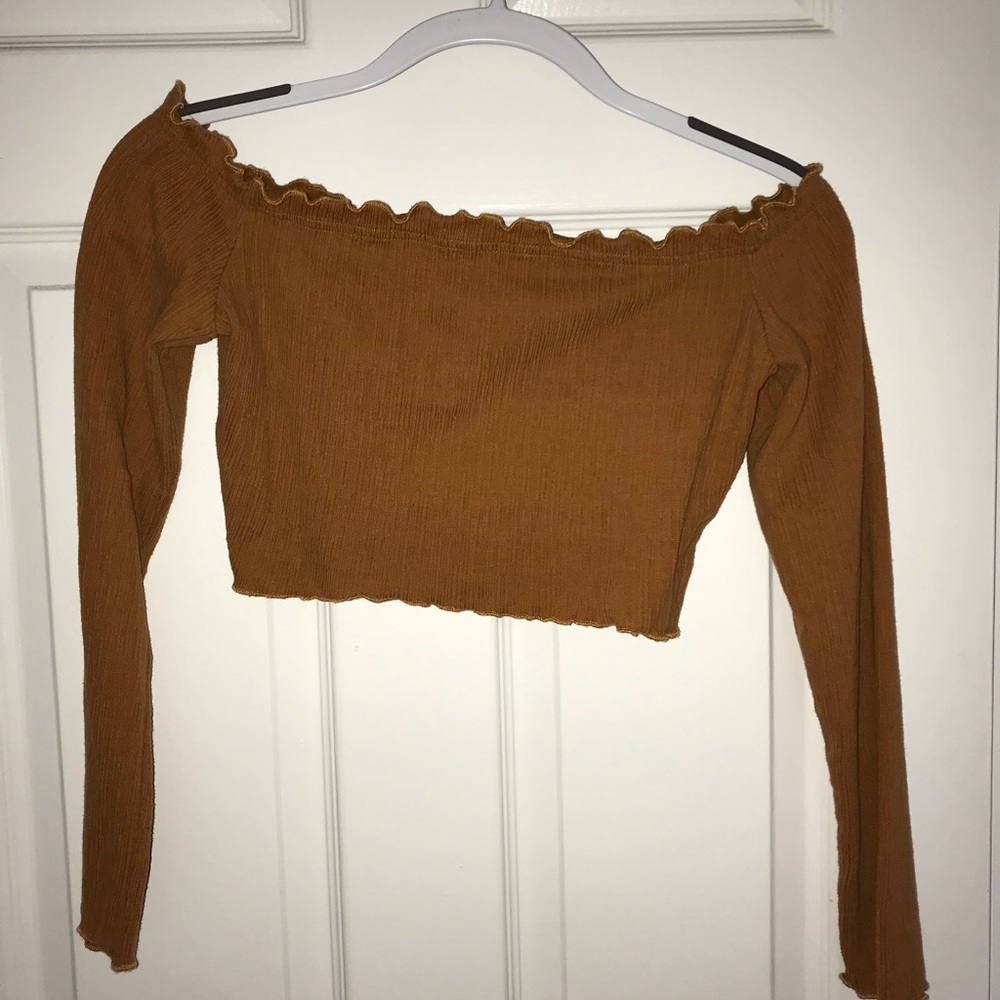 Lettuce hem crop top